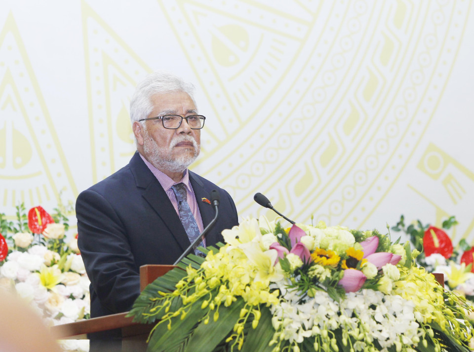 委内瑞拉驻越大使乌斯卡特吉（Jorge Rondon Uzcategui）在招待会上发表讲话。图自越通社