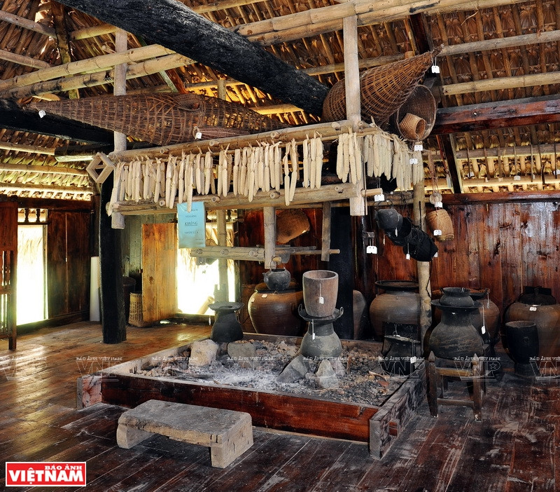 郎官家用的火塘。越南画报记者 清江/功达 