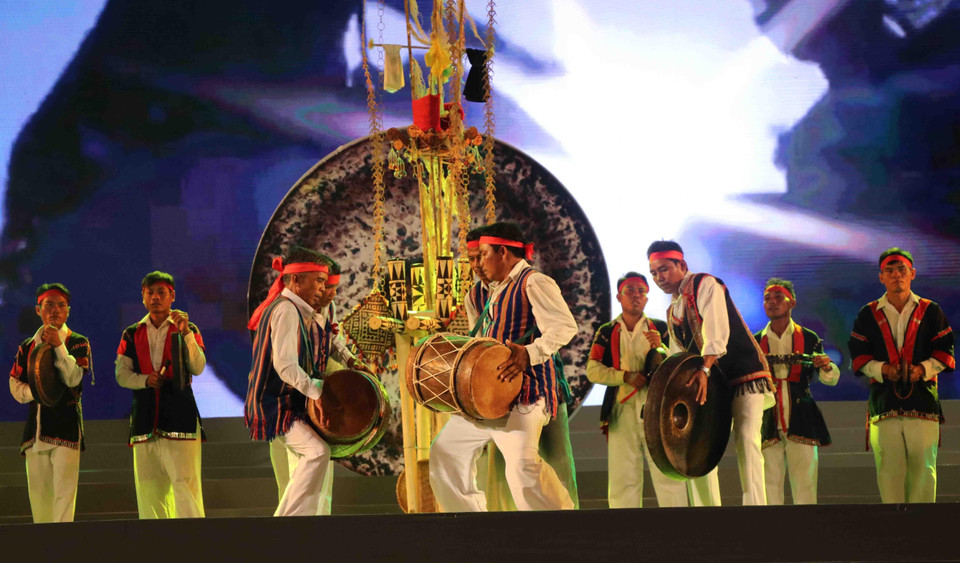 开幕式上的文艺表演。越通社记者 范强 摄