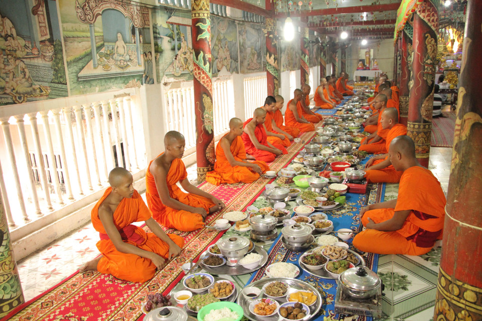 迎献饭仪式。图自越通社