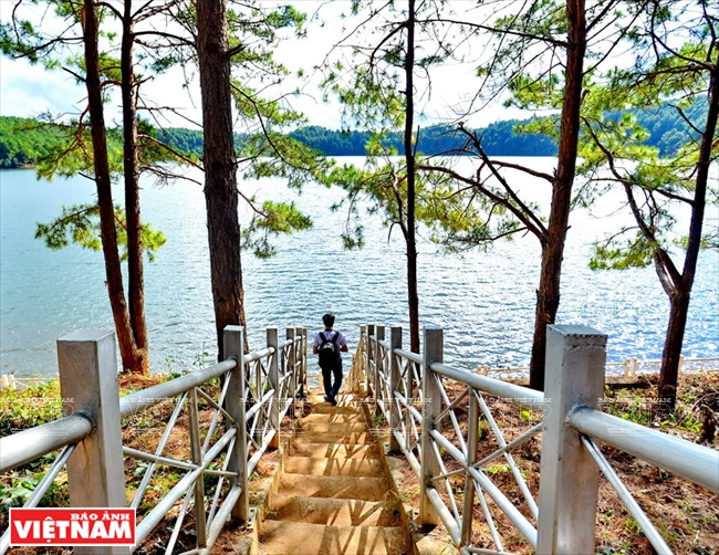 海湖是嘉莱省的名胜。越南画报记者 清和 摄