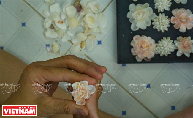 各工序都要求制作人耐心细致、技艺精湛。越通社记者 银河/阮伦