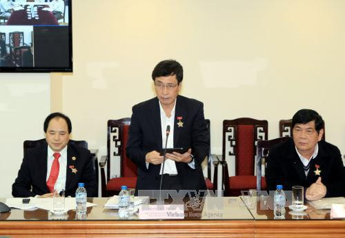 西原地区事务指导委员会常务副主任陈越雄在会上发表讲话。（图片来源：越通社）