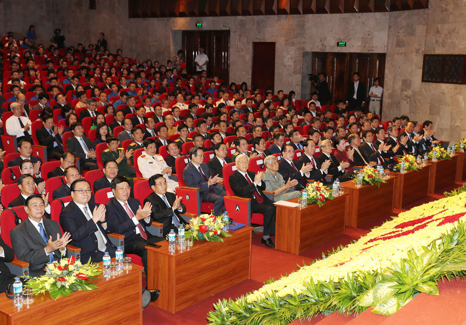 越南与老挝党、国家和原党和国家领导人出席庆祝典礼。越通社记者 智勇 摄