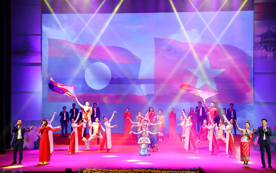 在庆祝典礼上的文艺表演节目。越通社记者 芳花 摄