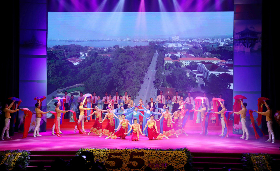 在庆祝典礼上的文艺表演节目。越通社记者 芳花 摄