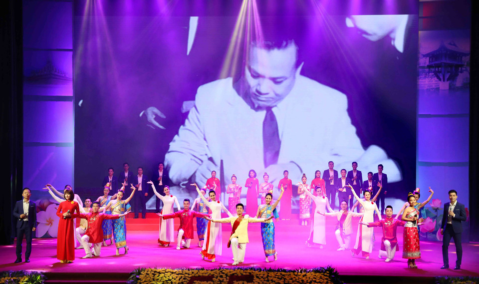 在庆祝典礼上的文艺表演节目。越通社记者 芳花 摄