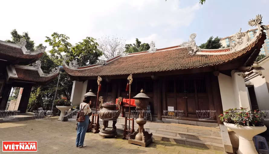 水中仙祠是西湖-竹白湖名胜群内的拥有较佳地理位置的景点，因此吸引很多国内外游客前来参观。图自越通社/越南画报