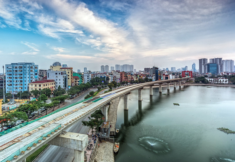 越南河内首条城铁线路——吉灵至河东线城铁项目。（图片来源：《人民报网》）