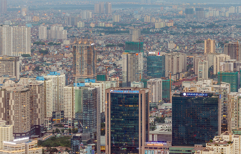 河内市出现许多高楼大厦、公寓。（图片来源：《人民报网》）