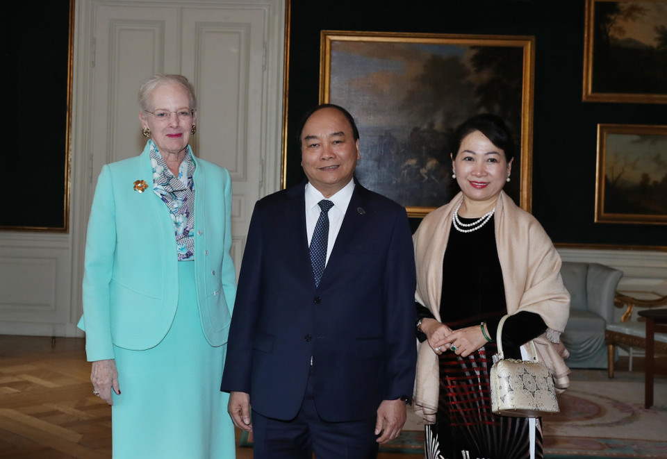 政府总理阮春福和夫人会见丹麦女王玛格丽特二世。越通社记者 统一 摄