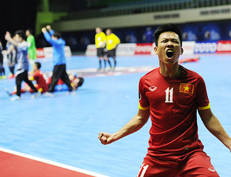 越南队球员的无比兴奋。（图片来源：越南《民智网》）