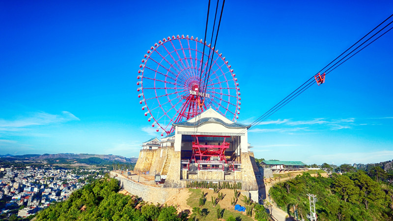 女王缆车和太阳轮创下世界许多记录。包括世界最高太阳轮、世界最大吊舱、世界最高缆车塔柱。