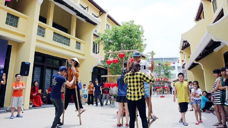 越南微型区模拟河内36条古街和会安古城之美。这里的民间游戏和传统饮食也吸引许多游客前来参观。