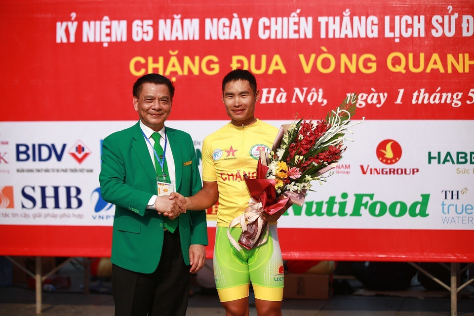 自行车车手黄文强获得金牌。越通社记者 仲达 摄