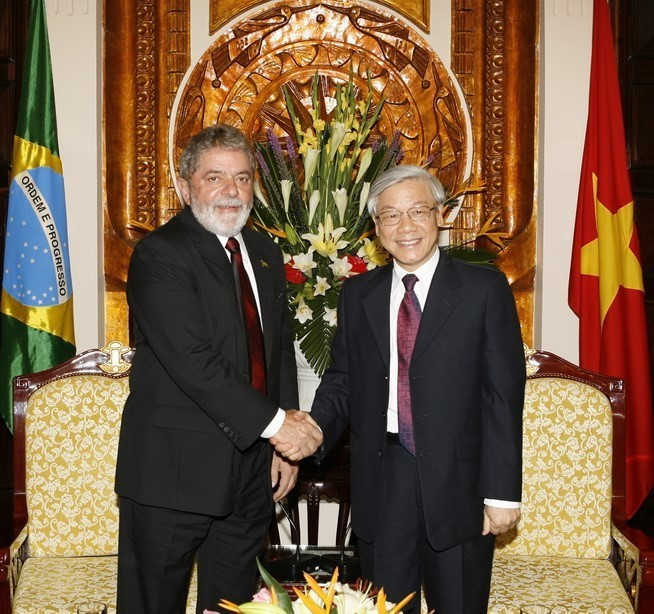 越南国会主席阮富仲于2008年7月10日会见对越南进行正式访问的巴西总统路易斯•伊纳西奥•卢拉•达席尔瓦。越通社记者 智勇 摄