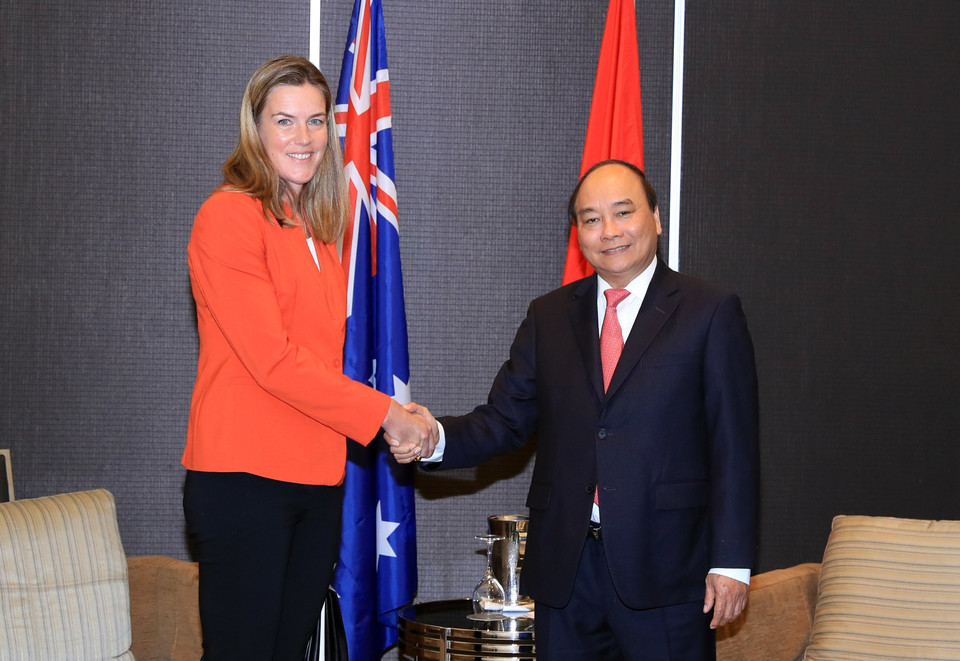 越南政府总理阮春福会见捷星航空集团首席商务官拉莉（Catriona Larritt ）。越通社记者 统一 摄