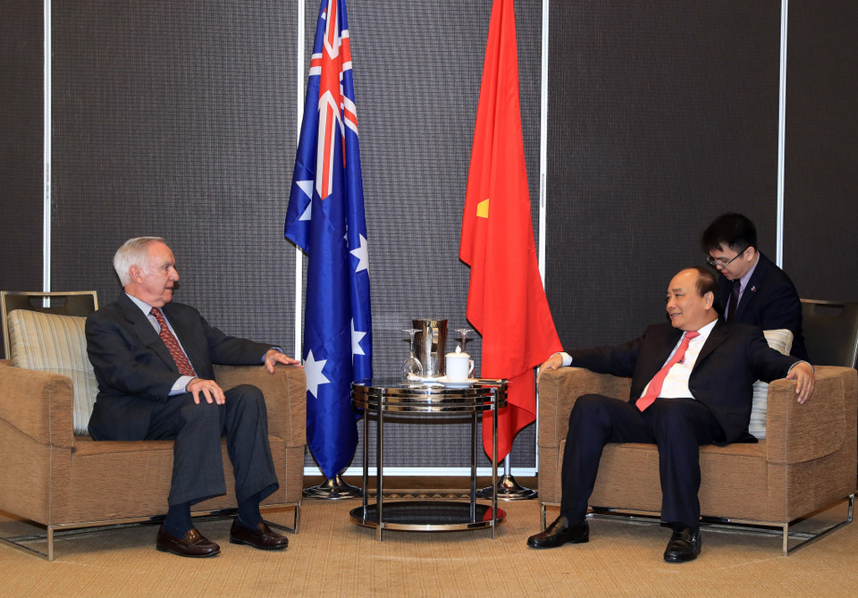 越南政府总理阮春福会见美国前任驻越大使皮特·彼得森。越通社记者 统一 摄