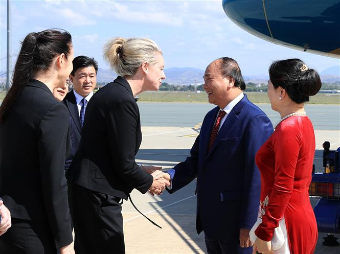 阮春福欢迎仪式在堪培拉费尔贝恩机场举行。越通社记者 统一 摄。