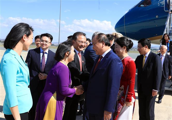 阮春福欢迎仪式在堪培拉费尔贝恩机场举行。越通社记者 统一 摄。