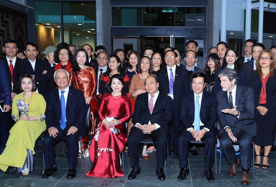 ​阮春福和夫人走访奥克兰理工大学。 越通社记者 统一 摄