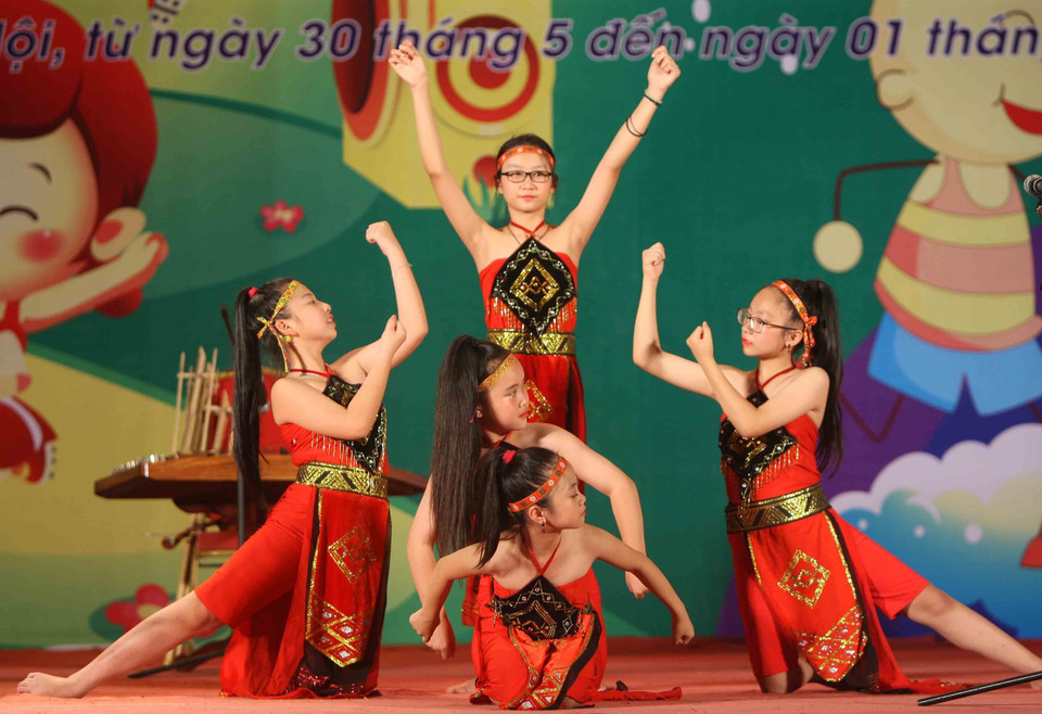 第21届越南童话节开幕式文艺表演。越通社记者 青松 摄