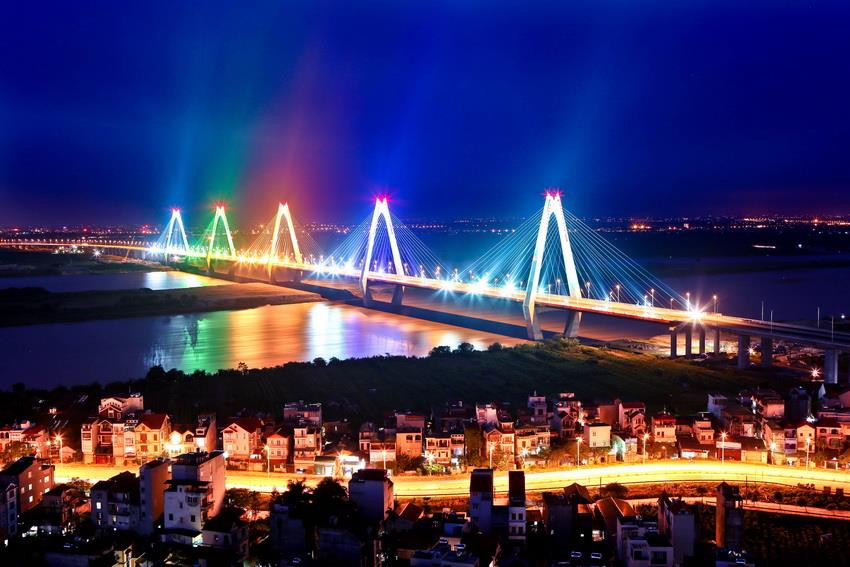 日新桥的夜景。图自越通社