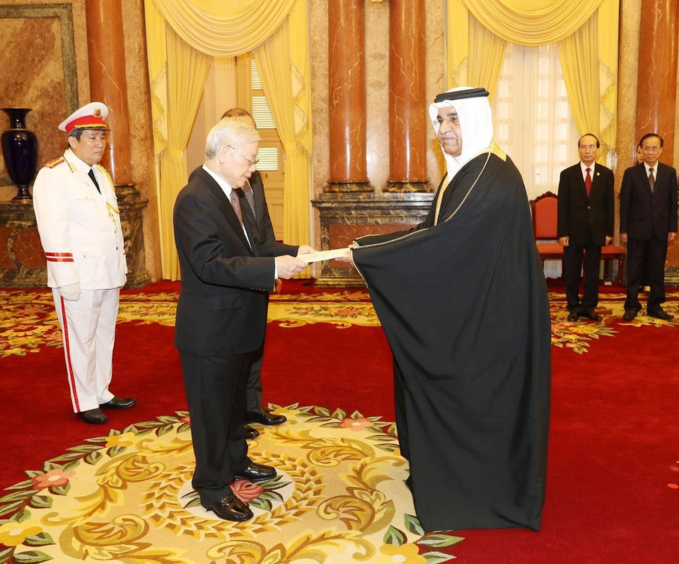 阮富仲接受巴林驻越特命全权大使Admed Abdulla Ahmed Alharmasi Alhajeri递交国书。图自越通社