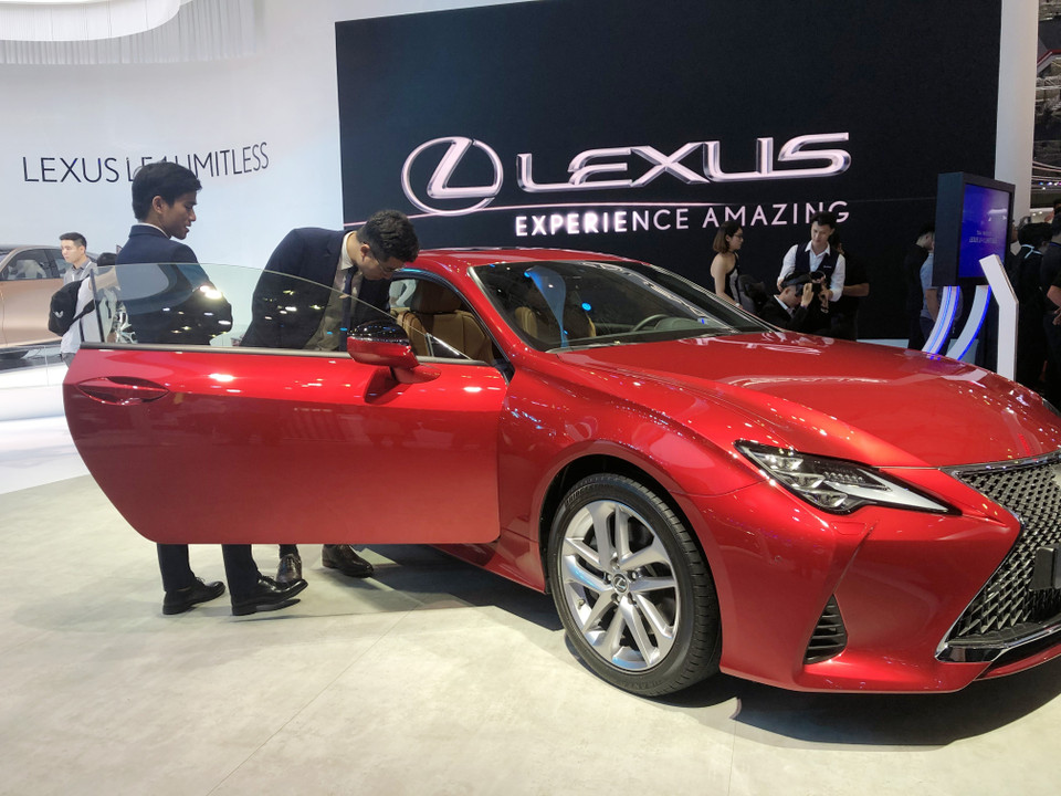 展会吸引了吸引15家著名汽车制造企业的参加。图自越通社。图自越通社