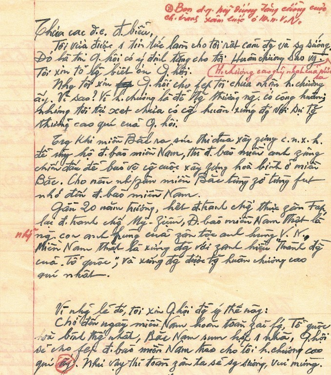 胡主席在1963年5月第二届国会第六次会议上的演讲稿。胡主席在稿子中感谢国会有意向他授予金星勋章，但他已推辞并建议，“等到南方完全解放，全国统一的时候，国会允许南方同胞向我授予这一高贵勋章。这样才是真正的全民同乐。”图自越通社