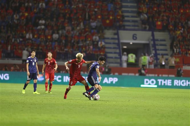两队球员激烈角逐。越通社记者黄玲 摄