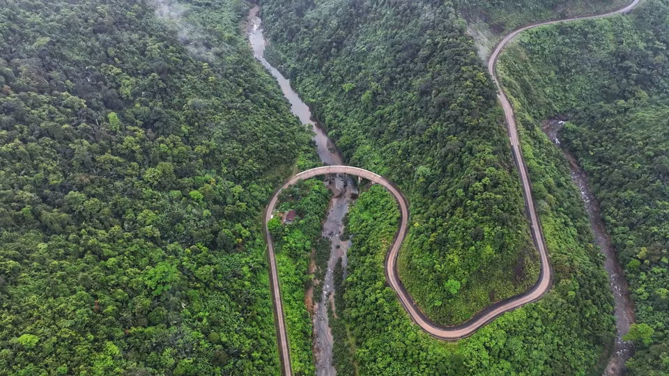 可以经过胡志明道路来到广平省黎水县的洞州-溪水自然保护区。图自越通社