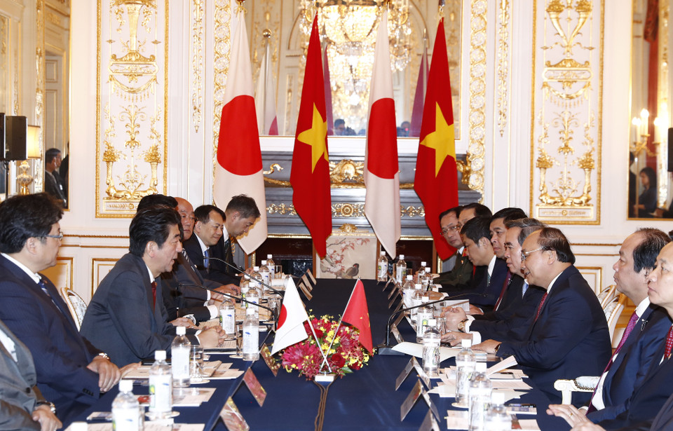 6月6日下午，越南政府总理阮春福与日本首相安倍晋三举行会谈。越通社记者 统一 摄