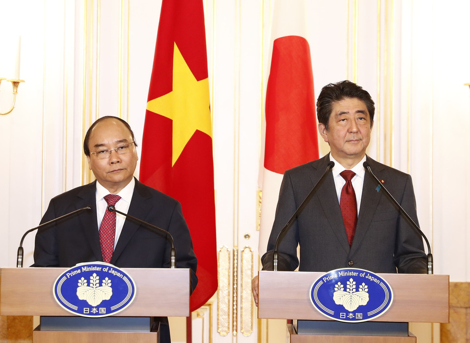 会谈结束后，两位领导已共同会见记者，通知了会谈的主要结果。越通社记者 统一 摄