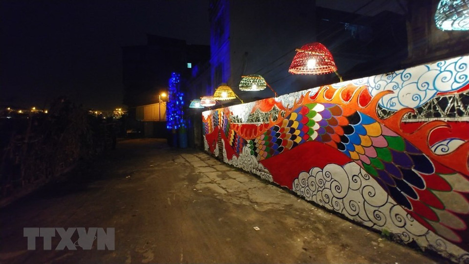 福新社区艺术空间的夜景。图自越通社