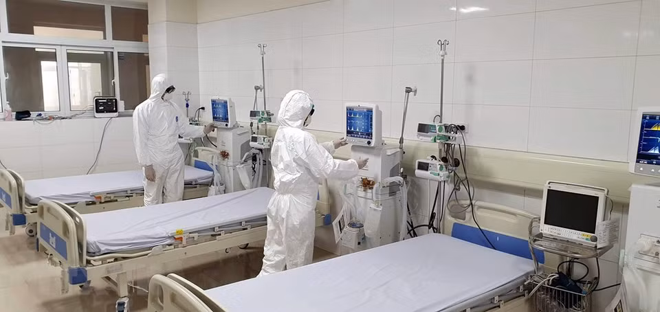 该医院所有医务人员可随时执行全天候值班任务。越通社记者 德孝 摄