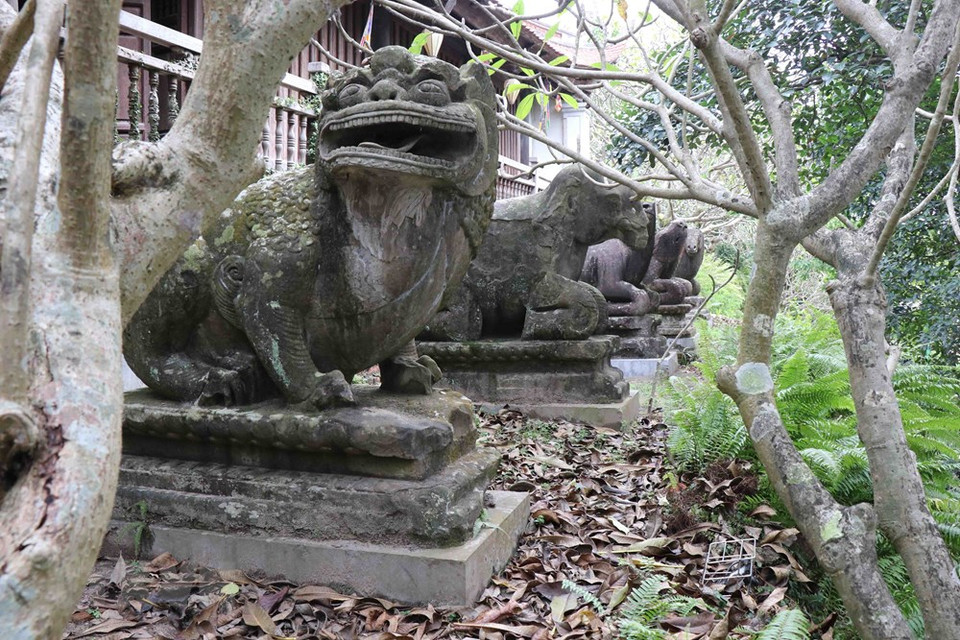 这些灵兽雕像是从李朝时期所留下的艺术作品。越通社记者 清仓 摄