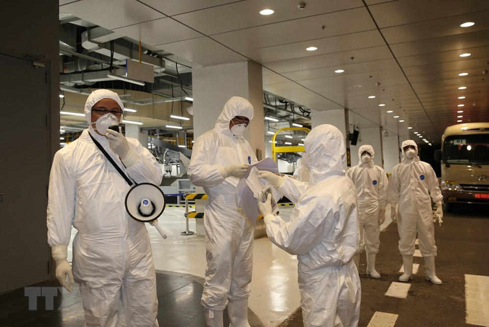 云屯航空港务区现场活动的指挥工作。越通社记者 杨江 摄