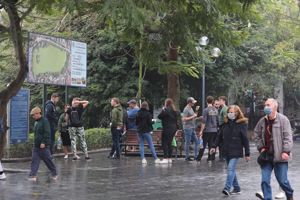 还剑湖周边的遗迹区重新开放。越通社记者 成达 摄