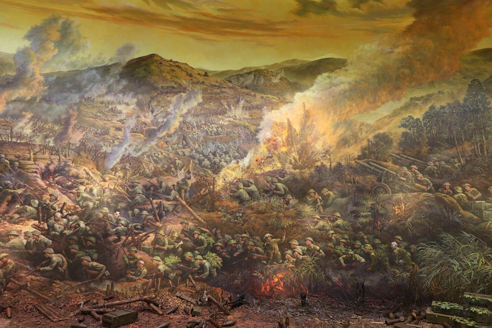 这幅全景画分为全民参战、越南军民勇武精神、历史性对决和圆满胜利等四个部分。第三部分为“历史性对决”。越南军队攻击东部据点，并向奠边府集团据点群发起总攻。 1954年5月6日，在A1高地，越南军队大举进攻并摧毁法军地堡，炸毁法军坚固的地下工事。再现奠边府战役全景壁画正式亮相后将有助于打造奠边历史遗迹区旅游品牌。此外，这幅画也将成为宝贵资料，为对年轻一代加强民族革命传统教育做出贡献。图自Vietnam+