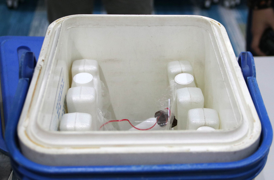 阿斯利康疫苗在正常冷藏环境中贮存。图自越通社