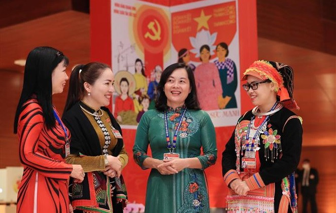 出席越共十三大的女代表 。图自越通社