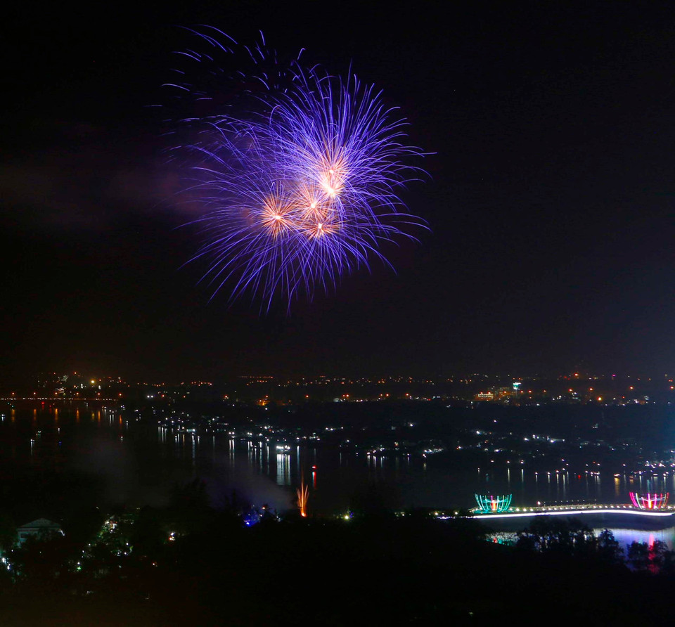 芹苴市将在​6处地点燃放高空烟花。越通社记者 清廉 摄