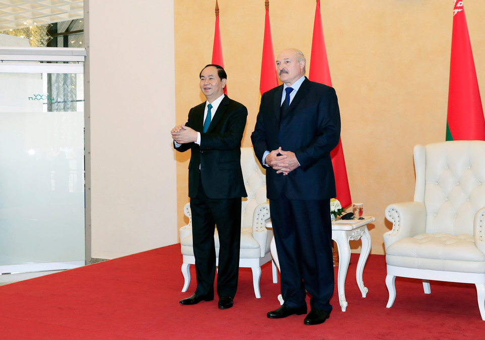 亚历山大·卢卡申科总统与陈大光主席出席越白企业论坛。(图片来源：越通社）