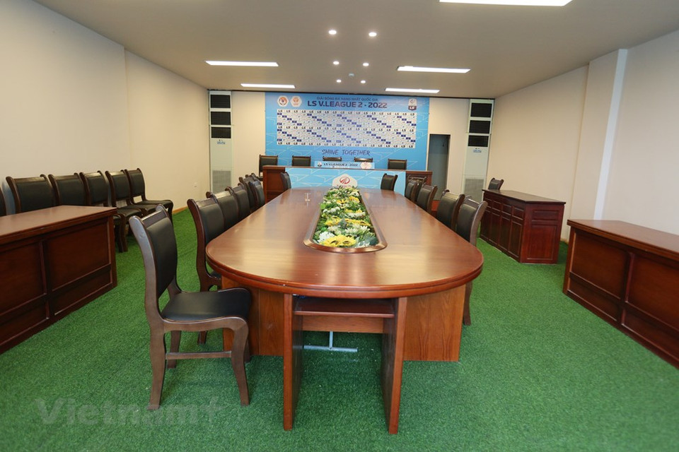 会议室、医疗区、设备区等其他项目已经完善。按计划，第31届东运会男子足球比赛将于 5 月 6 日至 21 日展开角逐。越池运动场会进行东南亚运动会男子足球A 组各场比赛和半决赛。A组包括越南、印尼、缅甸、菲律宾和东帝汶等5支球队。越南U23男足队将在越池运动场开始卫冕战役。图自Vietnam+