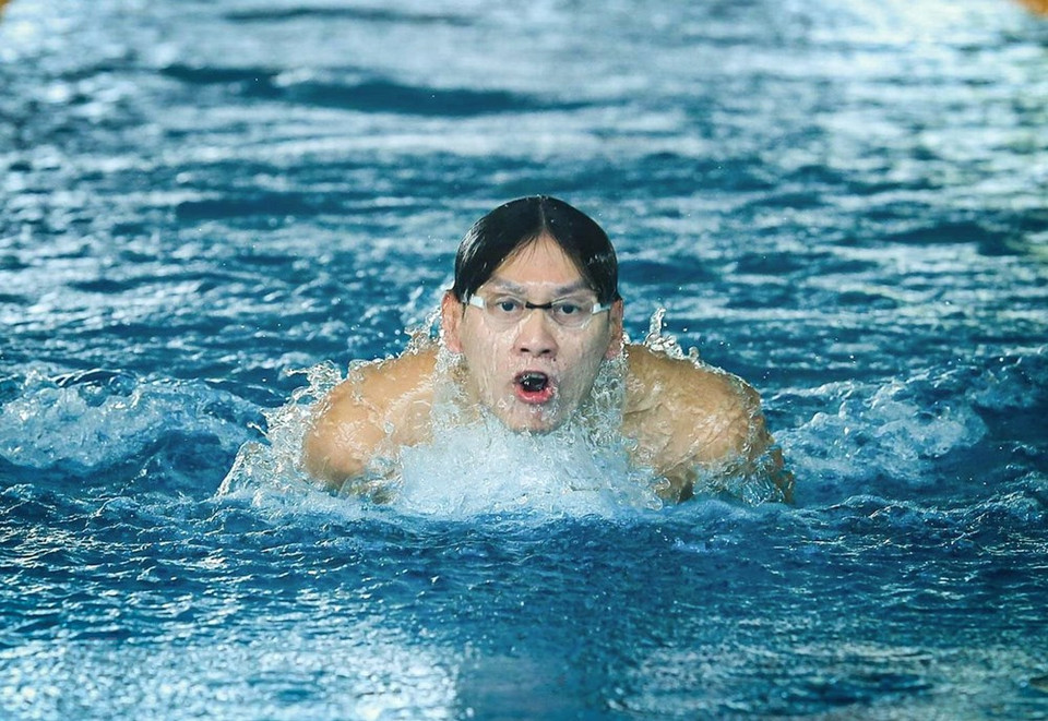 经验丰富的运动员黄贵福有望为越南游泳队夺金，并帮助年轻运动员辉煌和兴原取得佳绩。越南游泳队共31名运动员参加第31届东南亚运动会中的40个比赛项目，力争获得8枚金牌。预计，第31届东运会游泳赛项将于5月14日至19日在河内美亭体育场举行。图自 Vietnam+