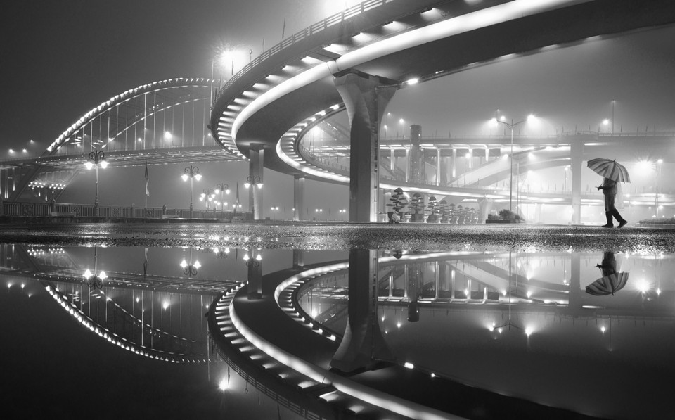 桥梁的线条。作者：江山东（越南）