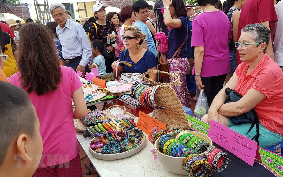 集市全景。越通社记者 玉何 摄