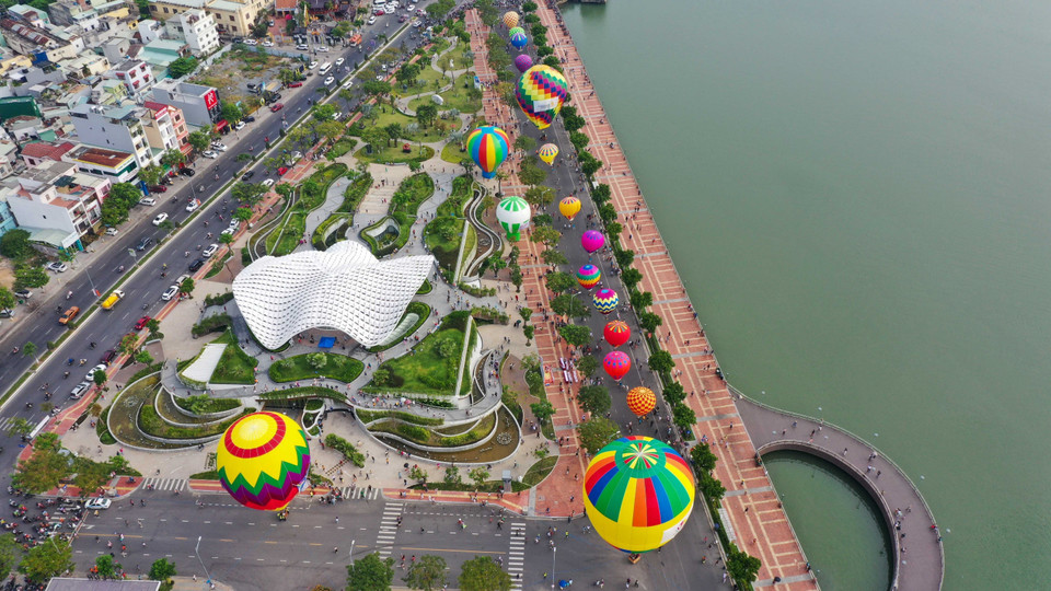 热气球节迎接国际游客重返岘港市。图自越通社