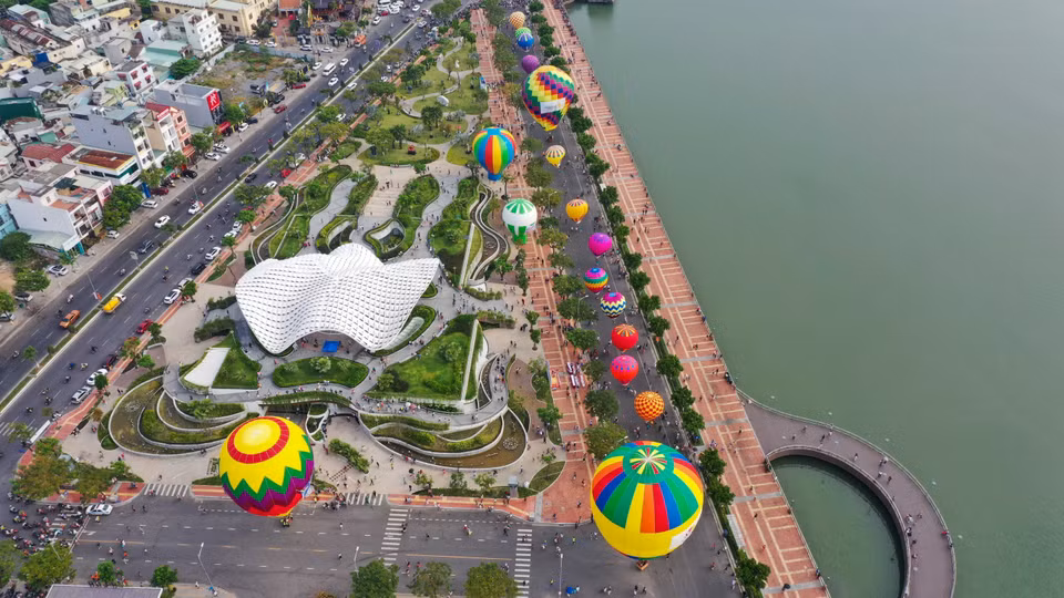 热气球节迎接国际游客重返岘港市。图自越通社
